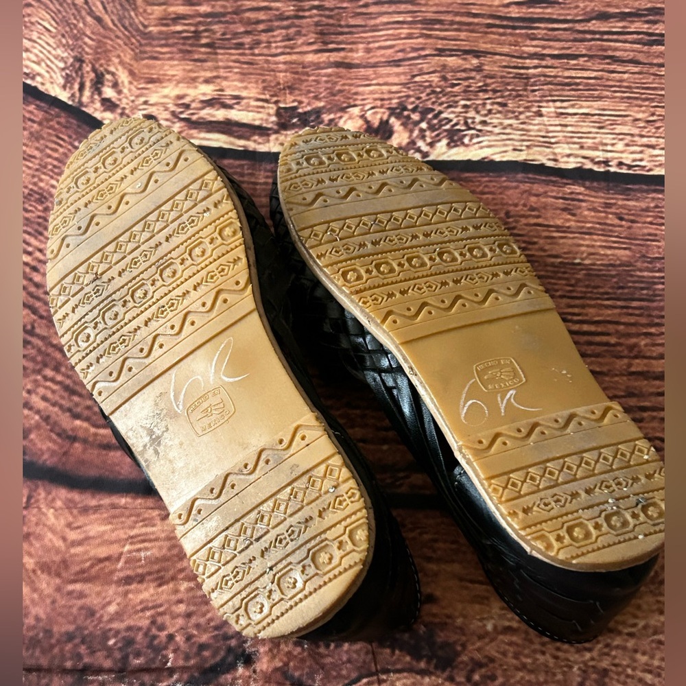 Chic Black Moccasins‎ with Sunflower Embroidery - Picture 11 of 11